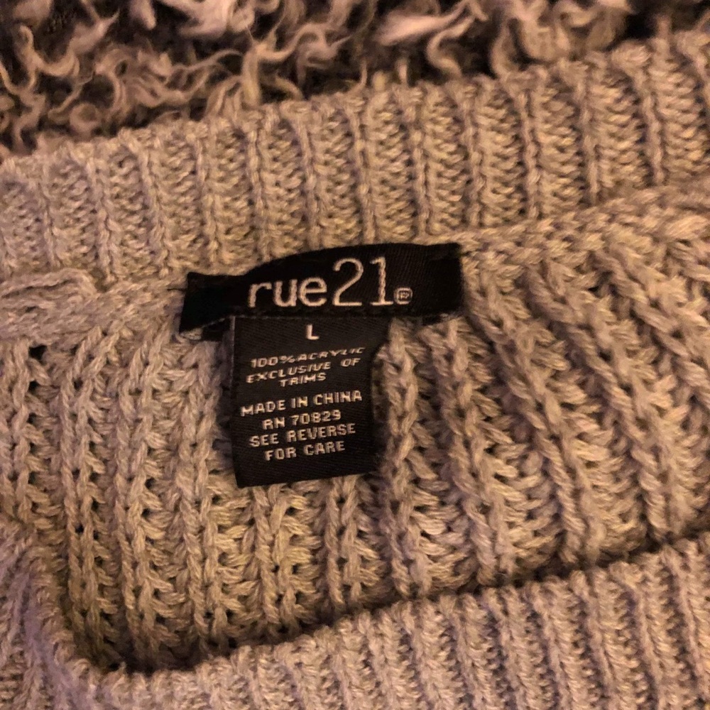 Distressed sweater - Picture 2 of 2